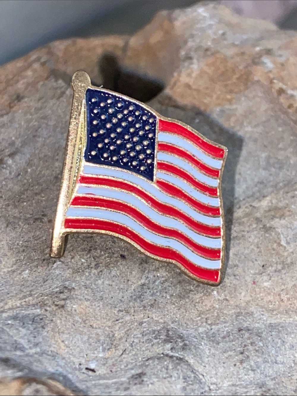 5/$10❤️❤️❤️Vintage American Flag Enamel Pin